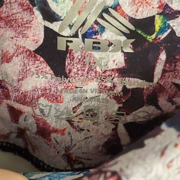 Rbx floral plus high rise capri leggings Plus Size 1X New - Picture 2 of 6